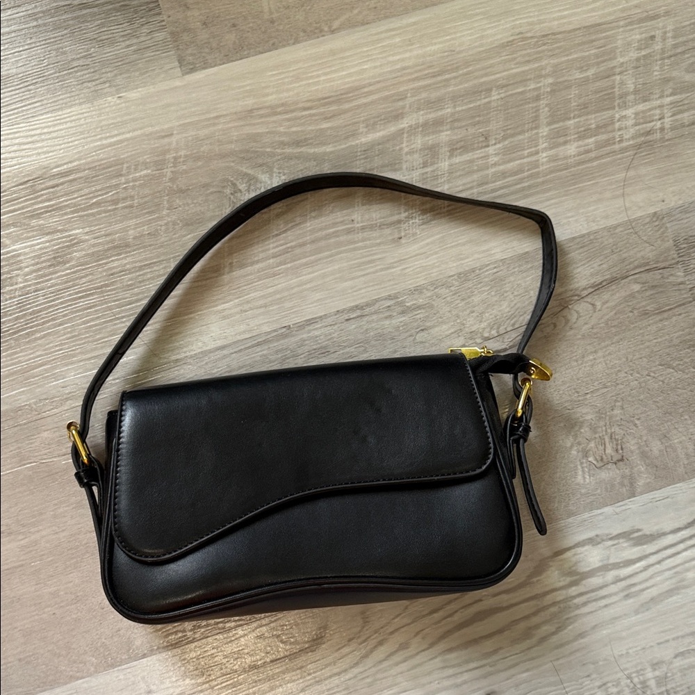 Elegant Black Shoulder Bag
